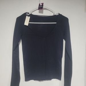 (084)NWT ANTHROPOLOGIE SCOOP NECK LONG SLEEVE SHIRT, SMALL